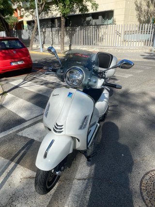 Vespa GTS 310cc Blanca