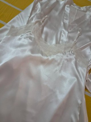 Vestaglia e sottoveste in raso