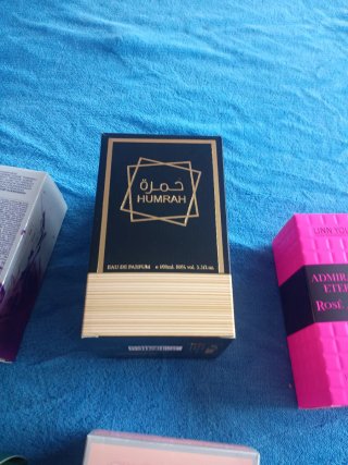 Scatole di profumi vuote (Chatter)