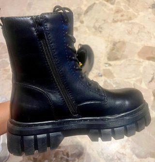 Stivaletti anfibi neri donna