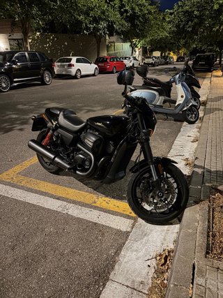 Harley Davidson Street Rod 750 Negra