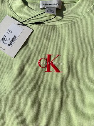 Camiseta Crop Calvin Klein Jeans Verde