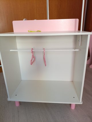 Cambiador de baño de juguete en madera para muñeca