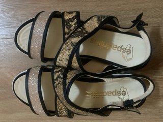 Sandali con zeppa n.38