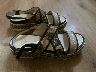 Sandali con zeppa n.38