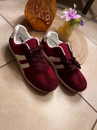 Scarpe sportive bordeaux e bianche