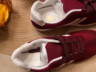 Scarpe sportive bordeaux e bianche