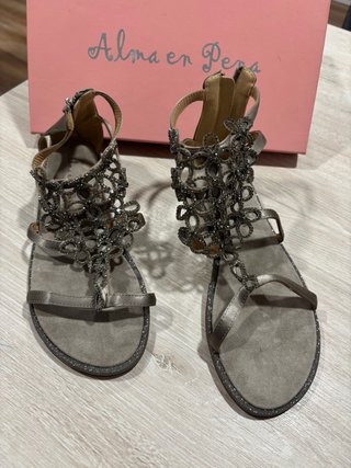 Sandalias Alma en Pena grises con pedrería