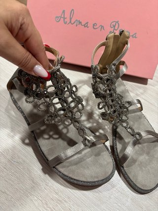 Sandalias Alma en Pena grises con pedrería