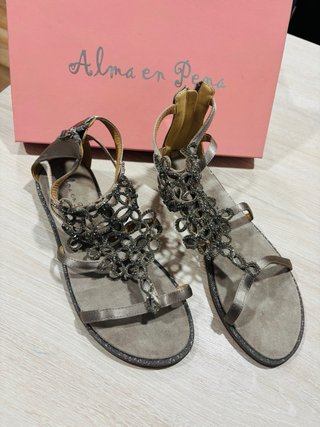 Sandalias Alma en Pena grises con pedrería
