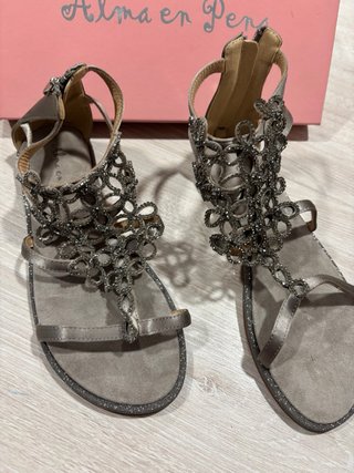 Sandalias Alma en Pena grises con pedrería