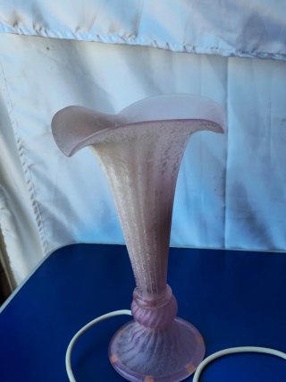Lampada in vetro satinato rosa