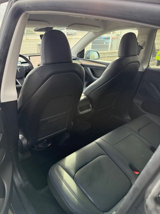 Tesla Model Y 2023 - RWD
