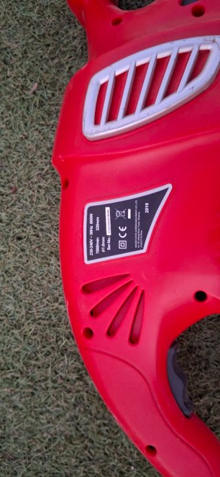 Cortador eléctrico rojo