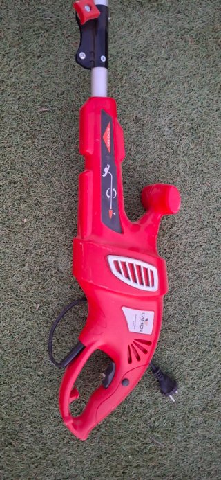 Cortador eléctrico rojo