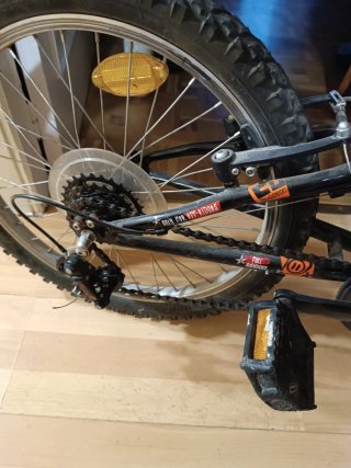 Bicicleta infantil roja
