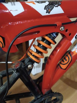 Bicicleta infantil roja