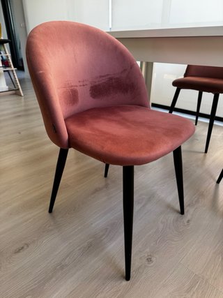 Mesa de comedor con 4 sillas