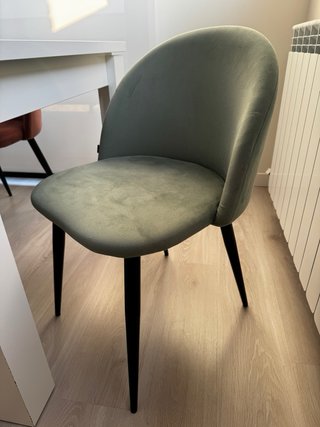 Mesa de comedor con 4 sillas