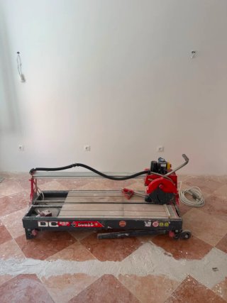 Cortadora de azulejos Rubi