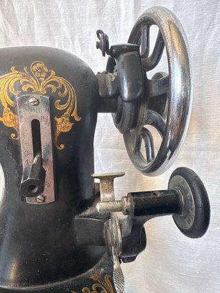 Macchina da cucire ghisa Aquila vintage 1930
