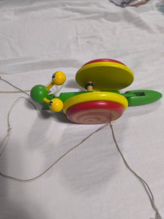Juguete Caracol Madera con Cuerda