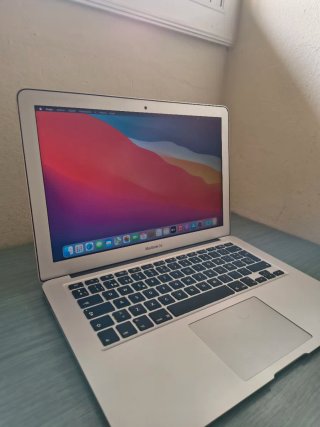 MacBook Air 13 i5 2014 Plata