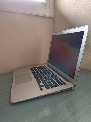 MacBook Air 13 i5 2014 Plata