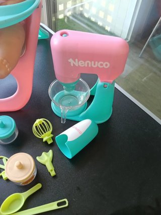 Nenuco Comemos Hoy con trona
