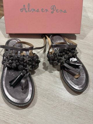 Sandalias Alma en Pena Estrellas y Pompones