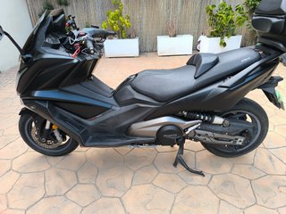 KYMCO AK 550 (nov2019). 35000km
