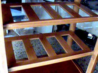 Vitrina de madera y cristal