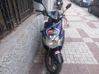Yamaha Jog RR por agua