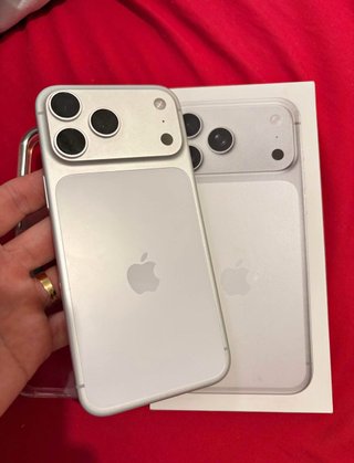 iPhone 17 Pro Max Plateado