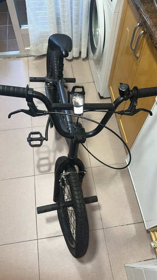 Bicicleta BMX gris