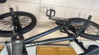 Bicicleta BMX gris
