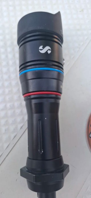 Linterna buceo Scubapro NOVA 1000R INUNDADA