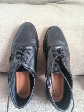 Sapatos clássicos pretos