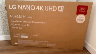TVLG50'NU85B4K . PRECINTADO Regalo base pared