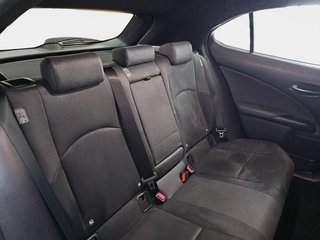 Lexus UX 2.0 250h Business City