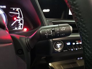 Lexus UX 2.0 250h Business City
