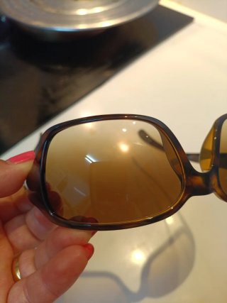 Gafas de sol Ray-Ban marrones y negras