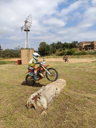Alquiler Motos Cross en Circuito escuela., y rutas