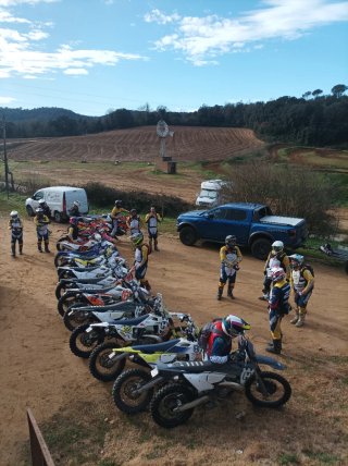 Alquiler Motos Cross en Circuito escuela., y rutas