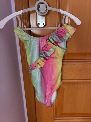 Bañador niña arcoíris volantes 3-4 años