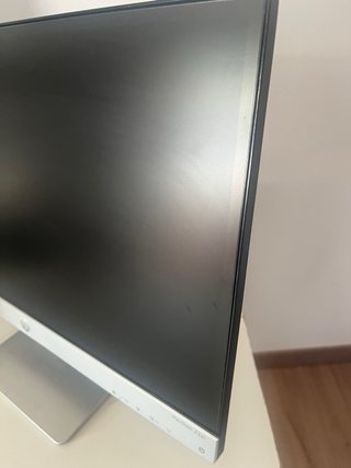 Monitor HP Pavilion 23xi in argento