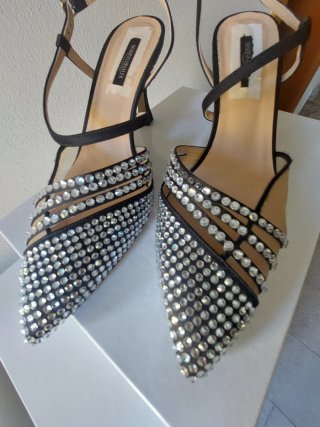Scarpe eleganti con strass