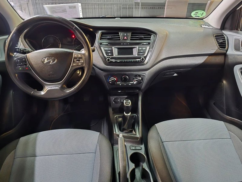 Hyundai i20 1.2 Essence 2017, foto 12