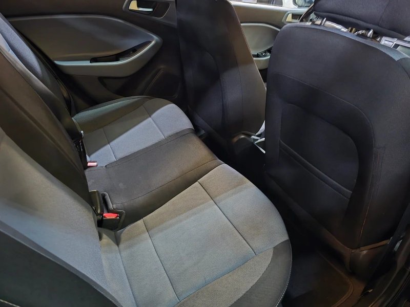 Hyundai i20 1.2 Essence 2017, foto 13