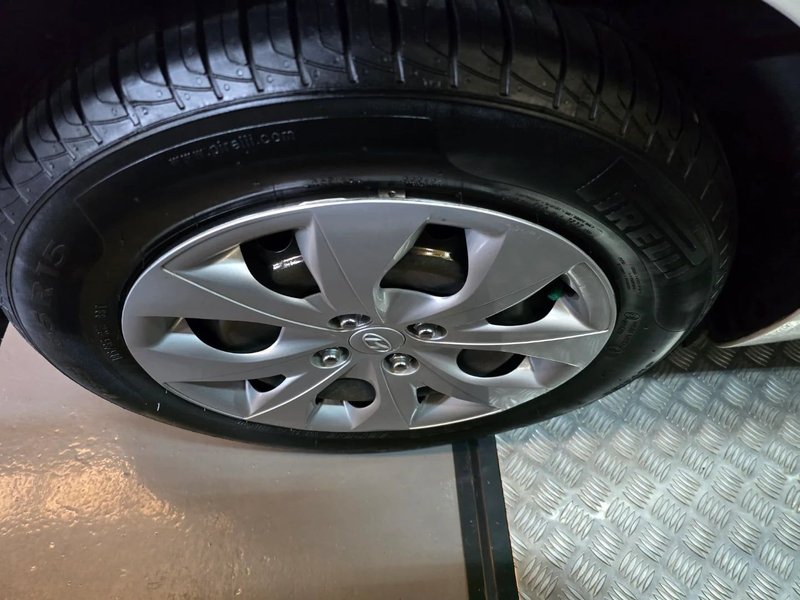 Hyundai i20 1.2 Essence 2017, foto 21